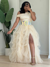 Load image into Gallery viewer, Champagne Hi Slit Sequins Skirt Set
