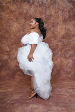 Load image into Gallery viewer, White Sequins Hi low Skirt Set
