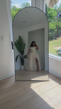 Load and play video in Gallery viewer, Champagne Hi Slit Sequins Skirt Set
